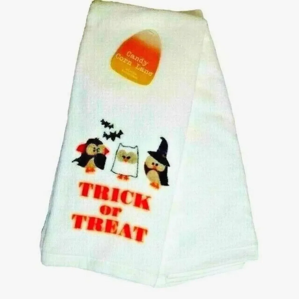 TRICK or TREAT Halloween Owl Kitchen Towels Witch Dracula Ghost Bats 2-pc Gift